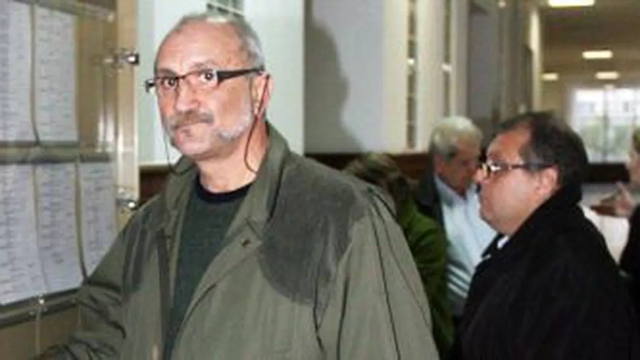 Strângere de fonduri pentru tratamentul lui Șerban Ionescu: Spectacolul „Dineu cu proşti” se va juca în beneficiul actorului