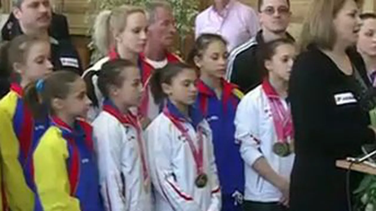 Gimnastele s-au întors în țară cu patru medalii de aur și două de argint: "Ne pregătim pentru Londra"