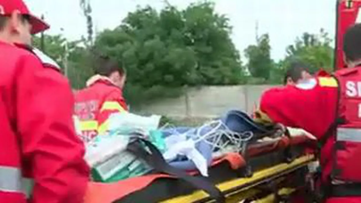 Una dintre victimele accidentului rutier din Suceava, adusă cu elicopterul în București (VIDEO)