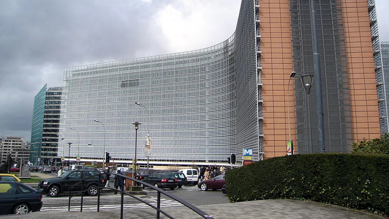 Comisia Europeană: Proiect-pilot pentru a îi ajuta pe tineri să se angajeze