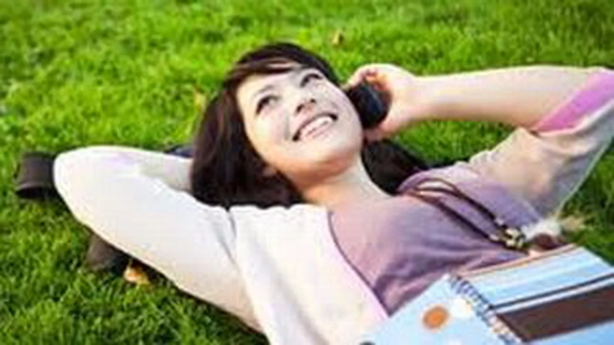 Românii au vorbit mai mult la mobil în 2011, deși numărul utilizatorilor a scăzut