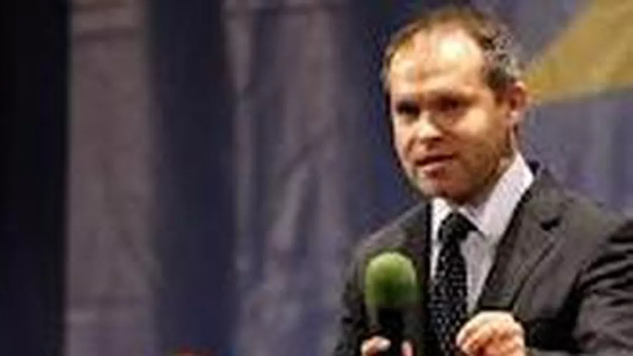 Traian Băsescu l-a numit pe Funeriu membru în Consiliul de Conducere al ICR în locul lui Valeriu Turcan