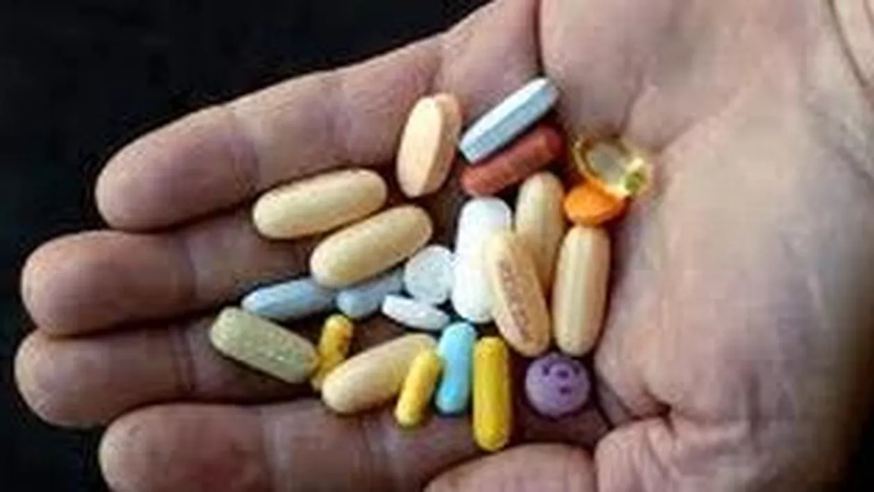 Medicamentele compensate ar putea fi scoase complet de pe piaţă dacă producătorii nu-şi plătesc taxele