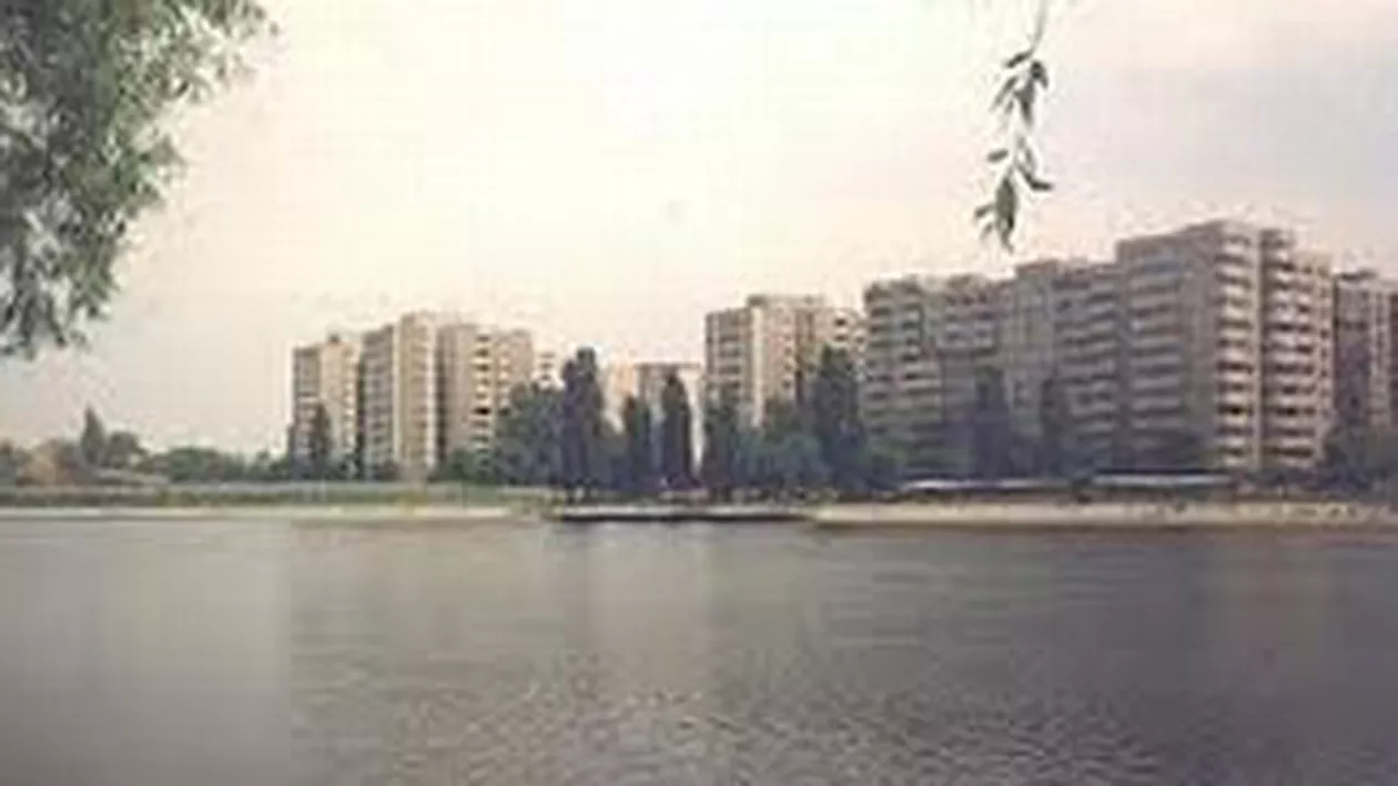 Cadavrul unui bărbat, scos din Lacul Plumbuita din Capitală. Bărbatul fusese împușcat de polițiști