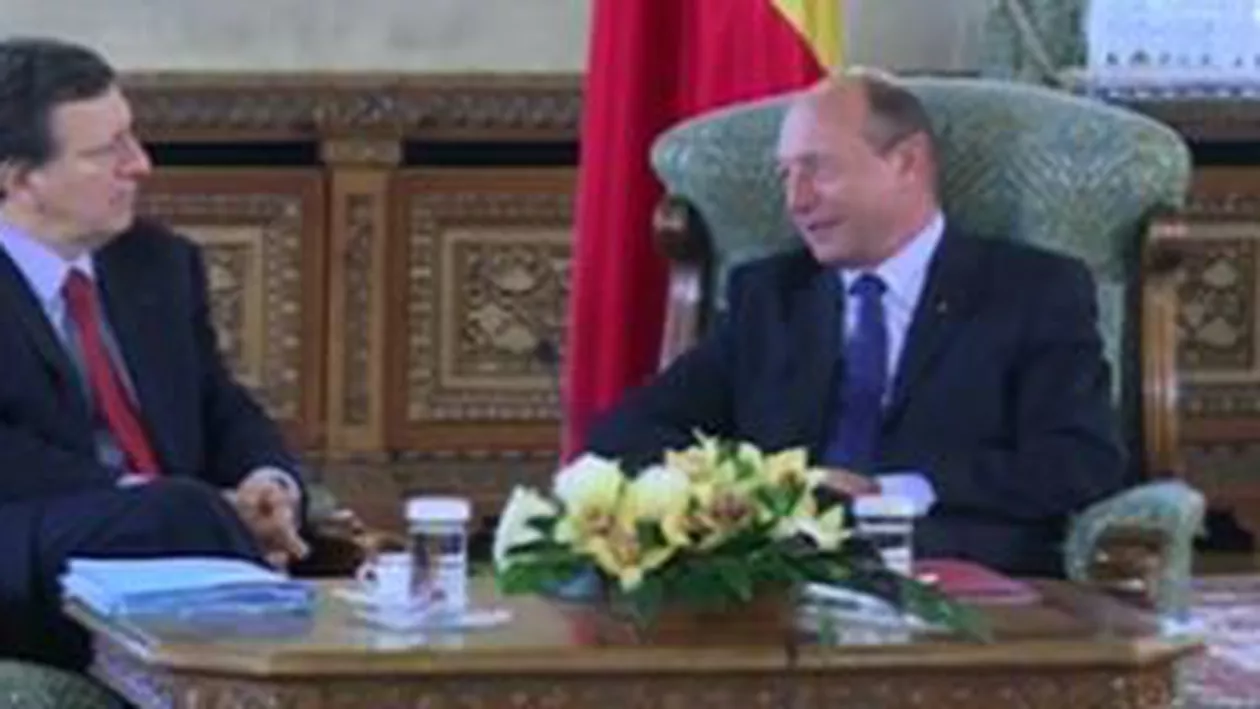 Băsescu către Barroso, la întâlnirea de la Bucureşti: „Să nu puneţi niciodată scrisorile semnate de mine în non-dosare"