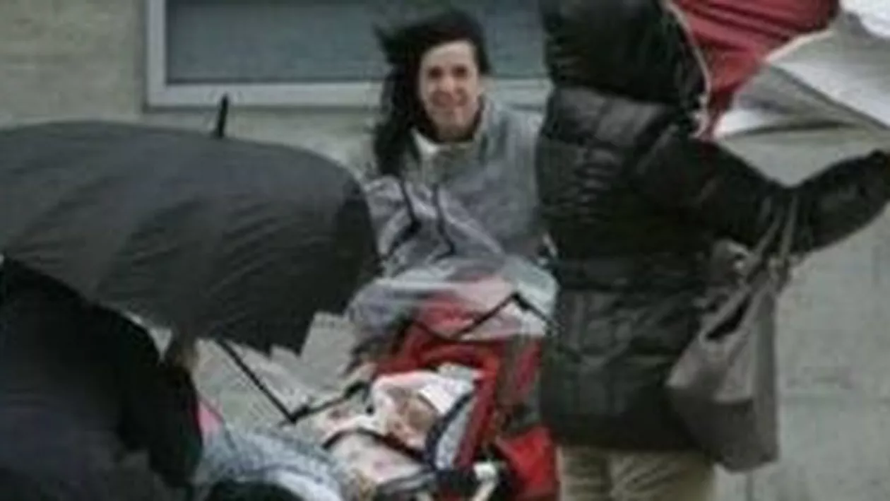 Cod Portocaliu de ploi torențiale, furtună și descărcări electrice pentru județul Hunedoara