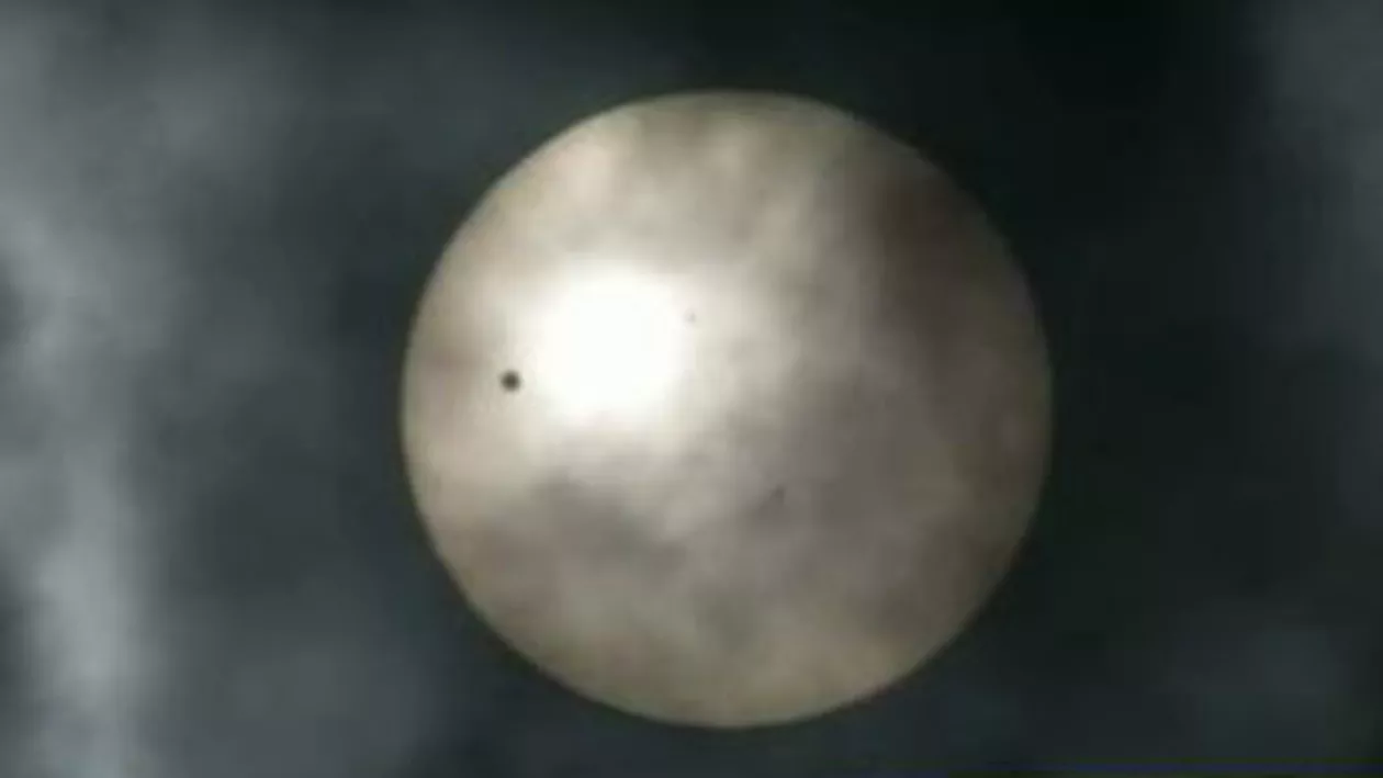 Venus a trecut prin fața Soarelui: Vezi imagini de la evenimentul care se va repeta abia peste 105 ani (VIDEO)