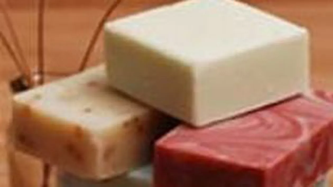 Românii stau prost la capitolul igienă personală: O persoană folosește patru săpunuri și un deodorant pe an