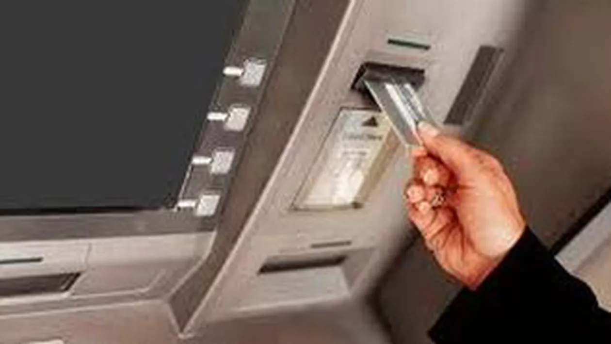 Retragerile din bancomate ar putea fi limitate dacă Grecia părăsește zona euro