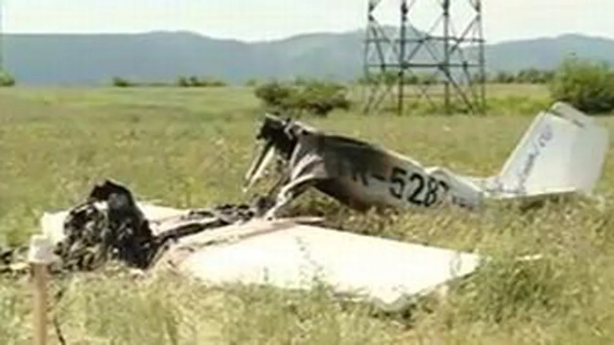 Un avion s-a prăbușit în timpul mitingului aviatic de la Bănești. Pilotul și-a pierdut viața