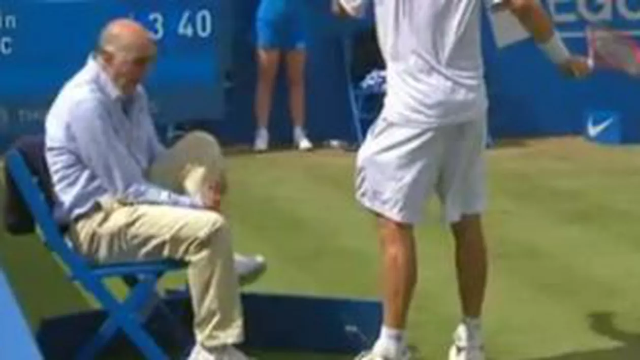Tenis: David Nalbandian, descalificat în finala de la Queen's după ce a lovit un arbitru de linie (VIDEO)