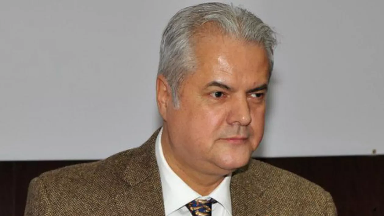 Adrian Năstase, condamnat pentru că și-a folosit funcția în obținerea de foloase necuvenite