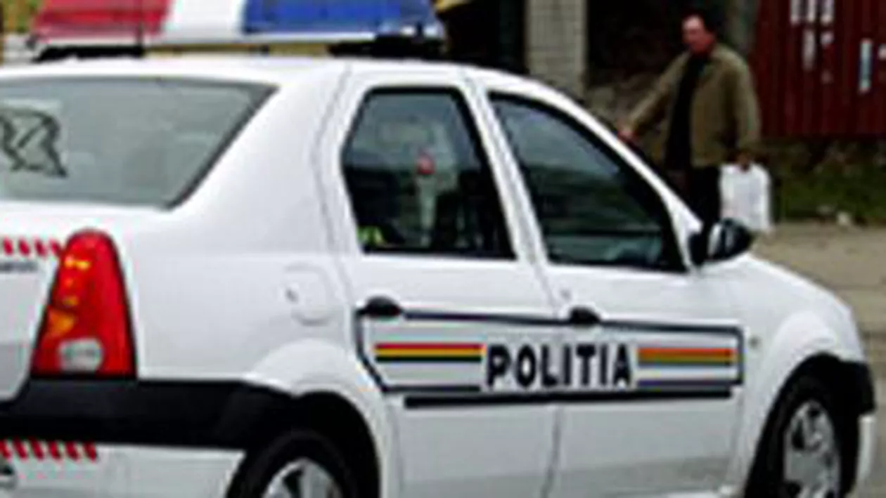 Evacuată din apartament cu barosul: Fostul soț i-a spart ușa și i-a scos copiii în stradă