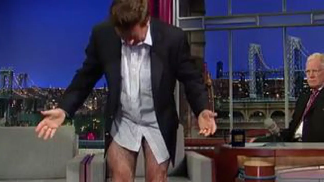 Actorul Alec Baldwin și-a dat pantalonii jos în timpul unei emisiuni în direct (VIDEO)