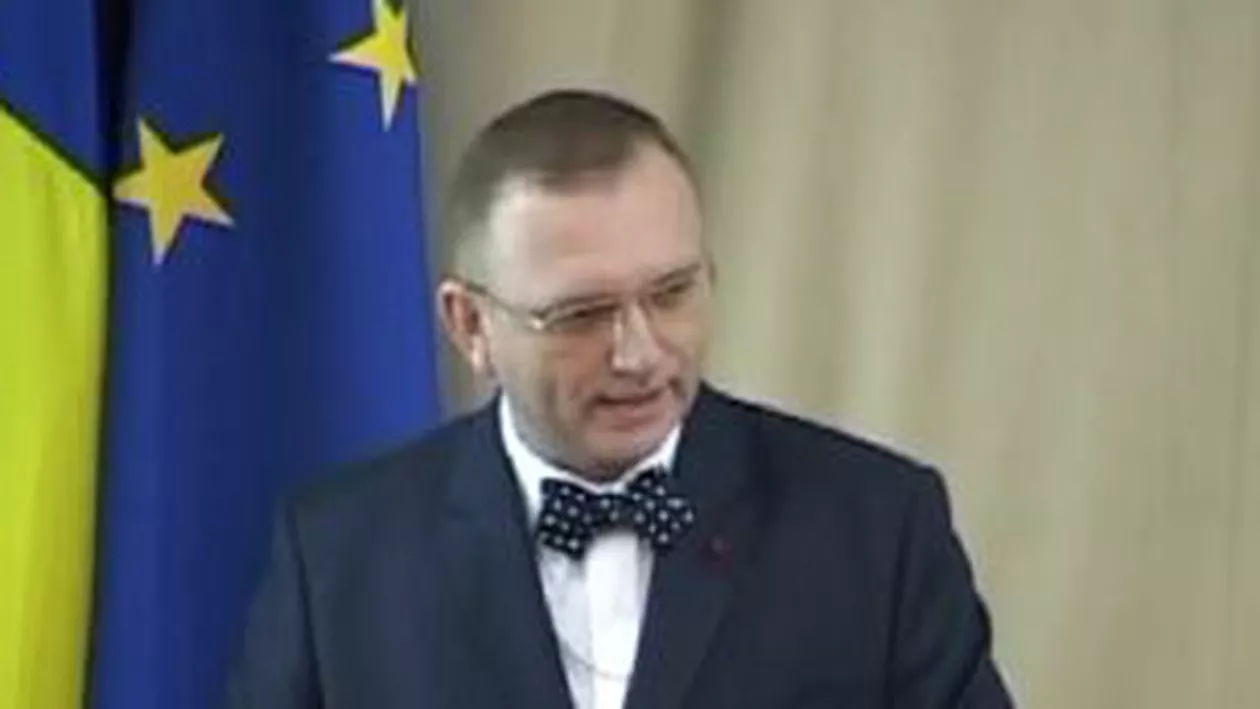 Decanul Facultății de Drept din București și-a dat demisia, după ce s-a decis ca plagiatul lui Ponta să nu fie analizat