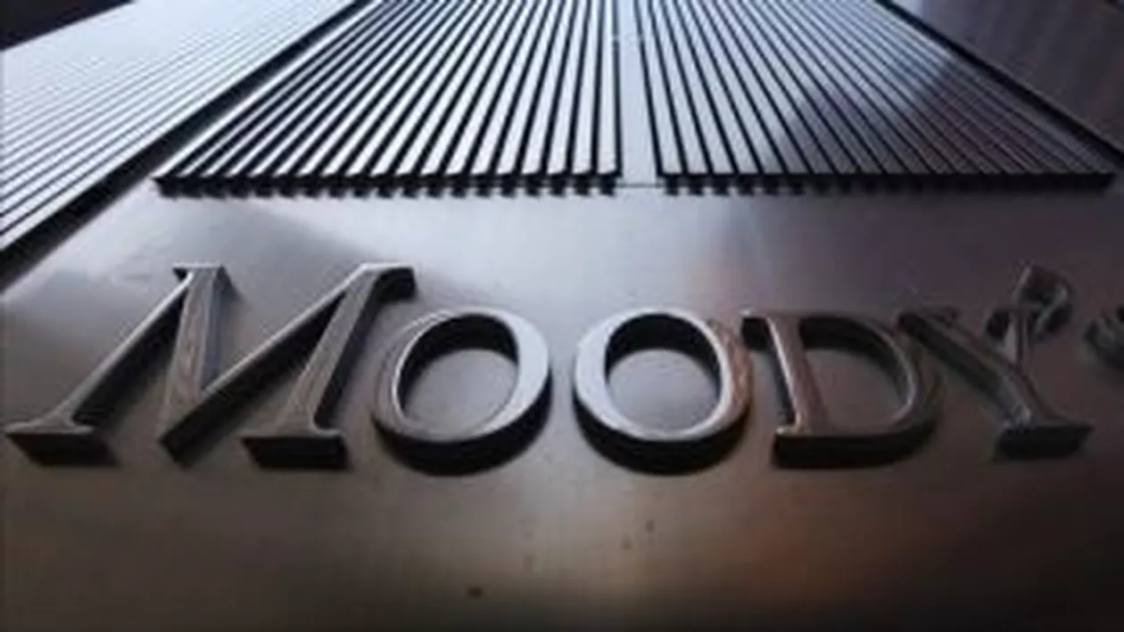 Moody's a înrăutățit perspectiva ratingului Baa3 al României pentru datoriile pe termen lung în valută şi lei de la stabilă la negativă