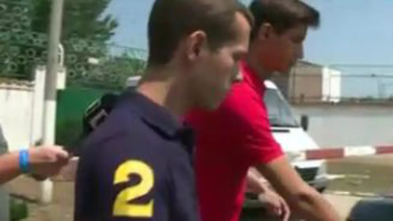 Adrian Năstase, vizitat de cei doi fii la penitenciar: Andrei i-a adus tatălui său o carte