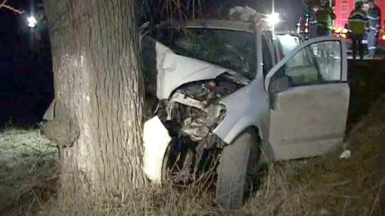 Accident în cartierul Vitan din Bucureşti: Un taximetrist a murit după ce a intrat cu maşina într-un copac