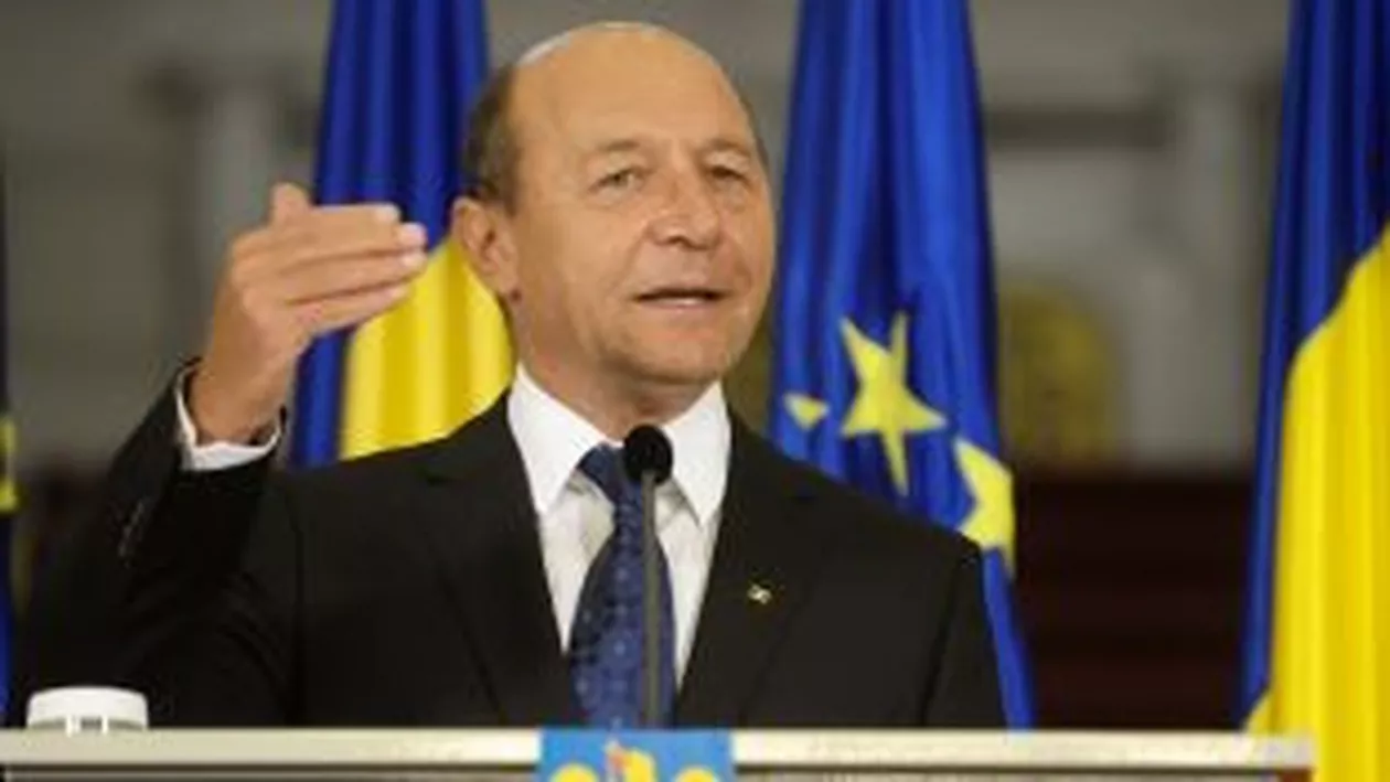 Băsescu îi răspunde lui Pop: "Nu sunt nici doctor, nici dottore. Nu am nevoie de masterate false ca să fiu împlinit"