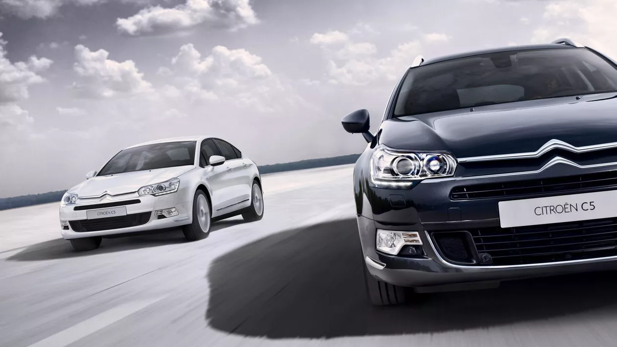 CITROËN C5 evoluează. Compania franceză anunță câteva modificări stilistice și noi tehnologii pentru C5 Berlină și Tourer (FOTO)