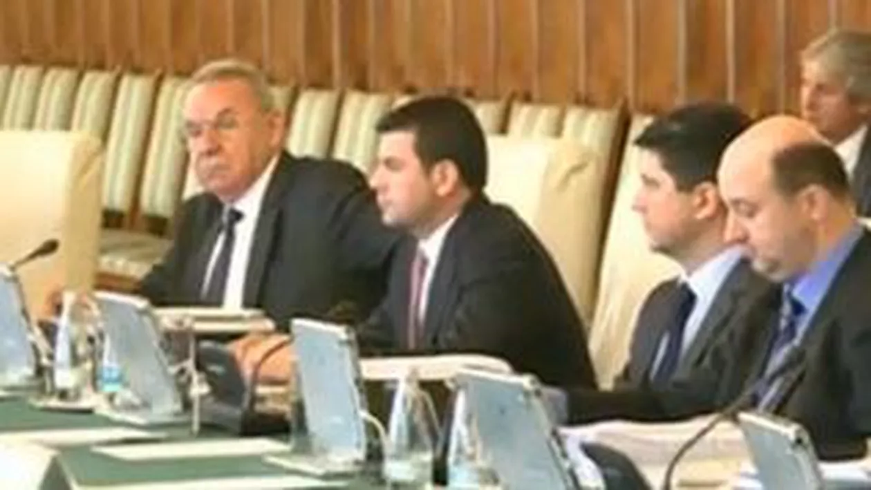 Ponta se contrazice: Orice sesizări referitoare la judecătorii CCR vor fi retrase. Propunerea, făcută de ministrul Justiţiei