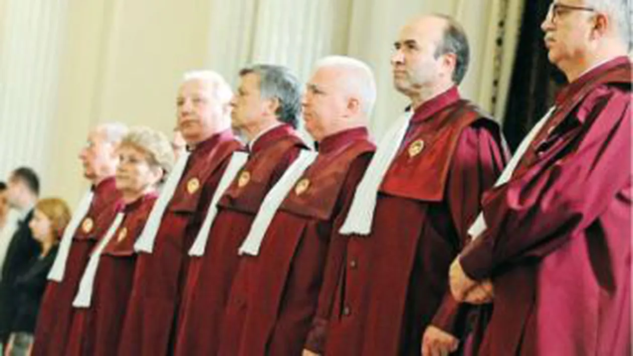 CCR anunță ca va analiza constestațiile depuse de Blaga și Anastase, chiar dacă nu mai are acest drept