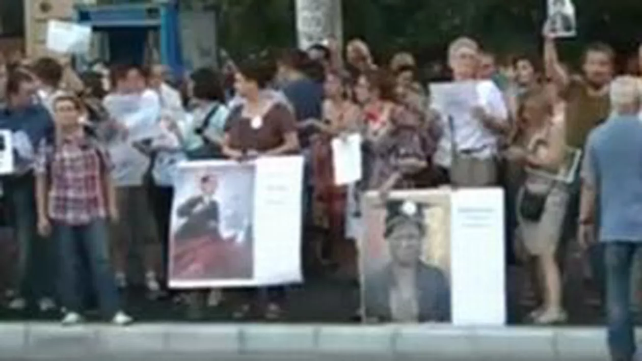 Peste 130 de persoane, la proteste antiguvernamentale și anti-USL la Cluj-Napoca și Arad