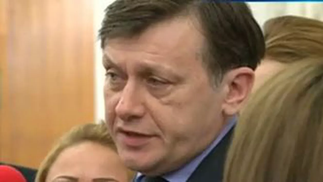 Crin Antonescu, despre o eventuală grațiere a lui Adrian Năstase: „Fac distincția între un președinte ales și unul interimar”