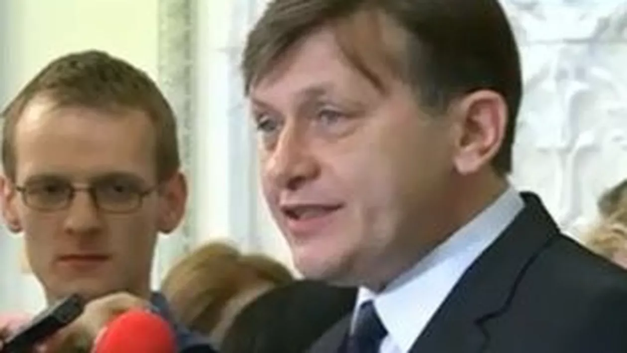 Crin Antonescu, despre grațierea lui Adrian Năstase: Este o diversiune. Evit acele gesturi care au nevoie de legitimitate