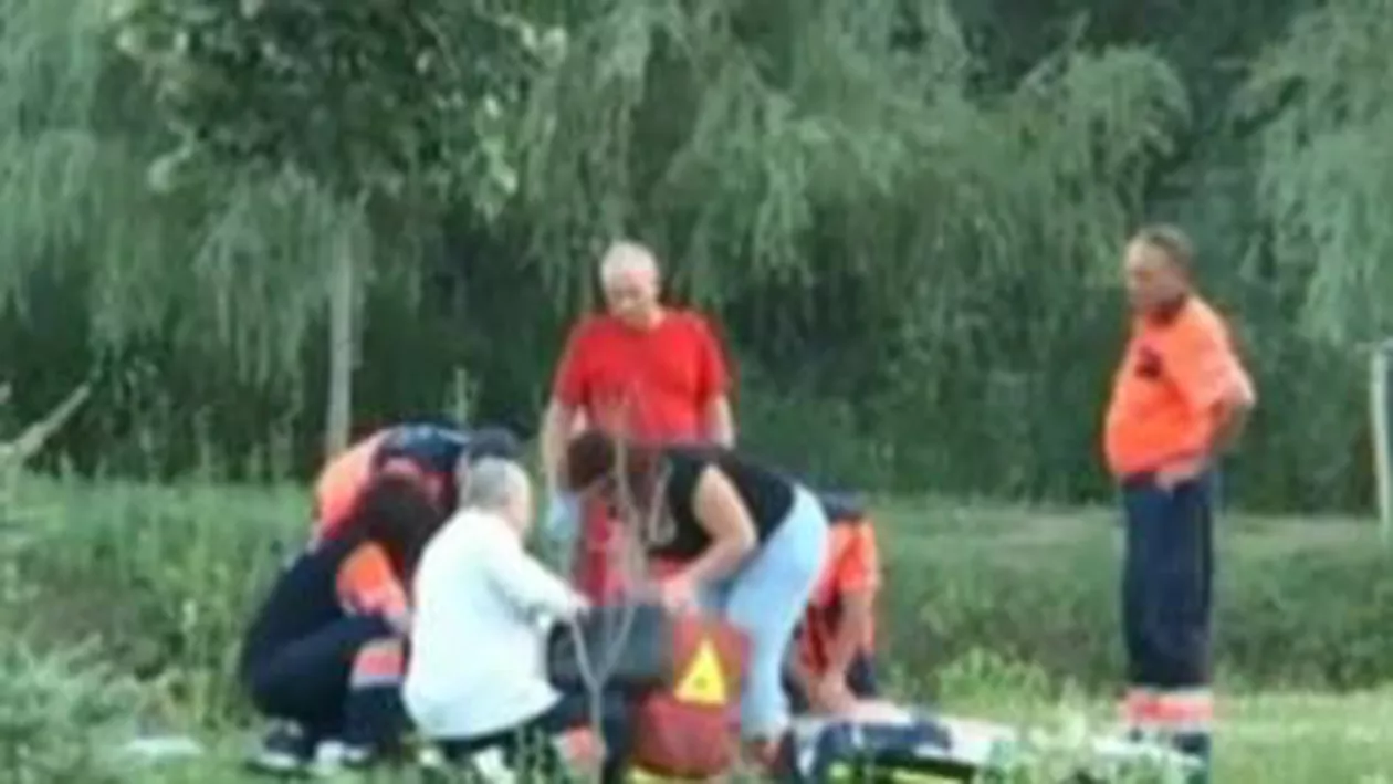 Cluj: Patru jurnaliști, bătuți de paznicii unui lac de agrement în timp ce realizau un reportaj (VIDEO)