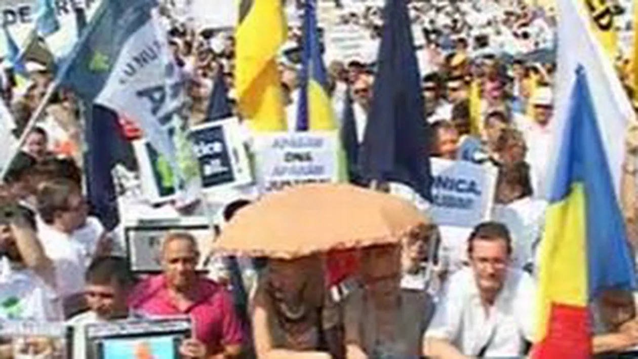 Traian Băsescu participă la un miting pentru susținerea democrației la Cluj