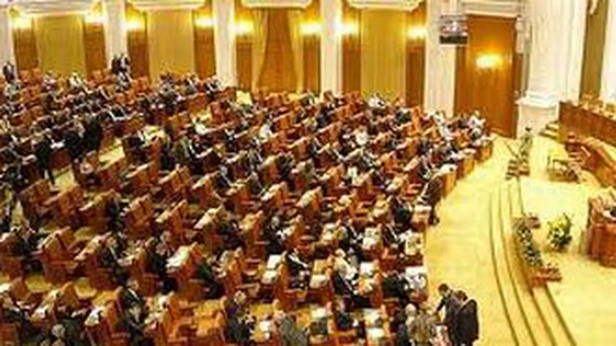 Birourile permanente ale celor două Camere se reunesc pentru a dezbate modificările aduse Legii referendumului