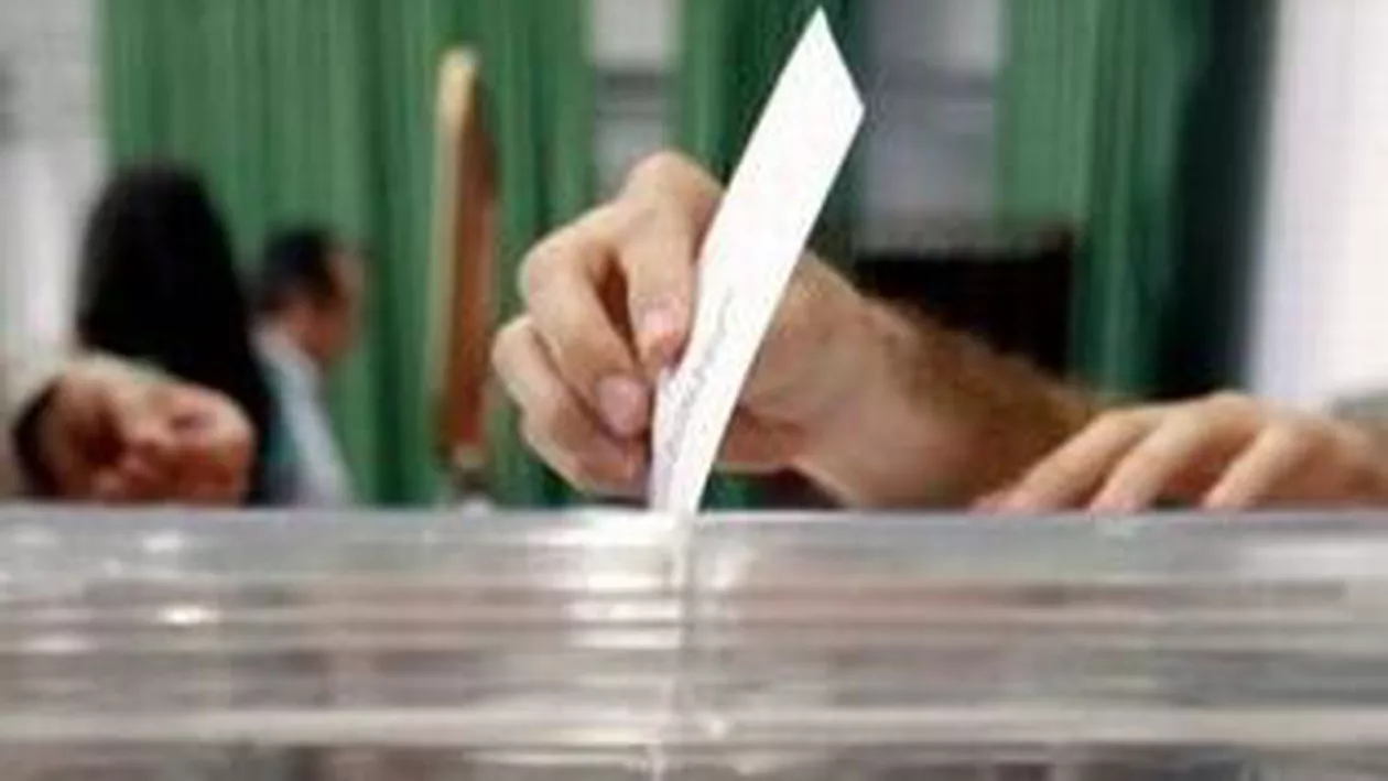 Decretul privind legea referendumului a fost semnat de președintele interimar Crin Antonescu