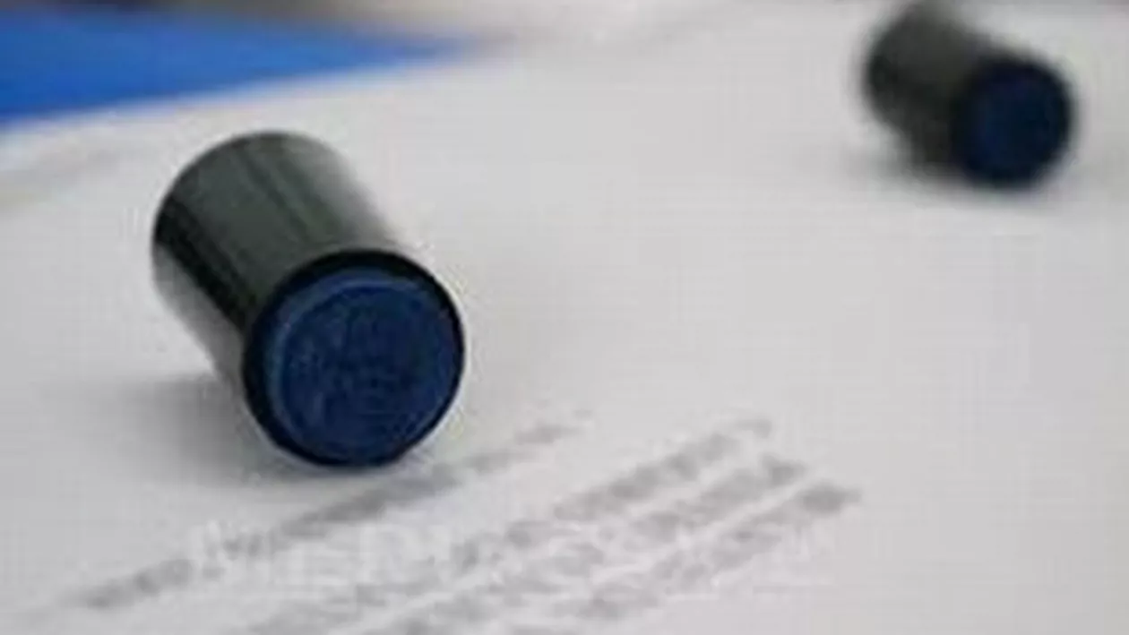 Legea referendumului, votată de deputați: Prezența la vot, de peste 50%, programul de votare prelungit între orele 7:00 - 23:00