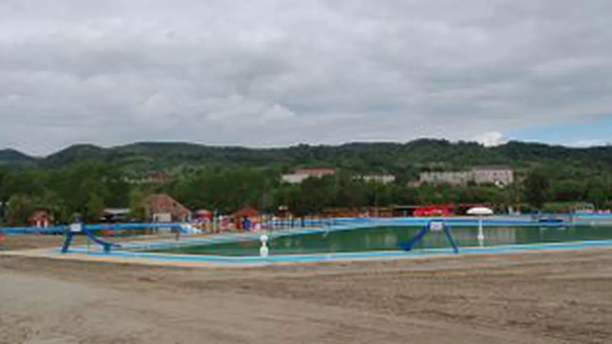 Un adolescent de 15 ani s-a înecat la un ştrand din Râmnicu Vâlcea