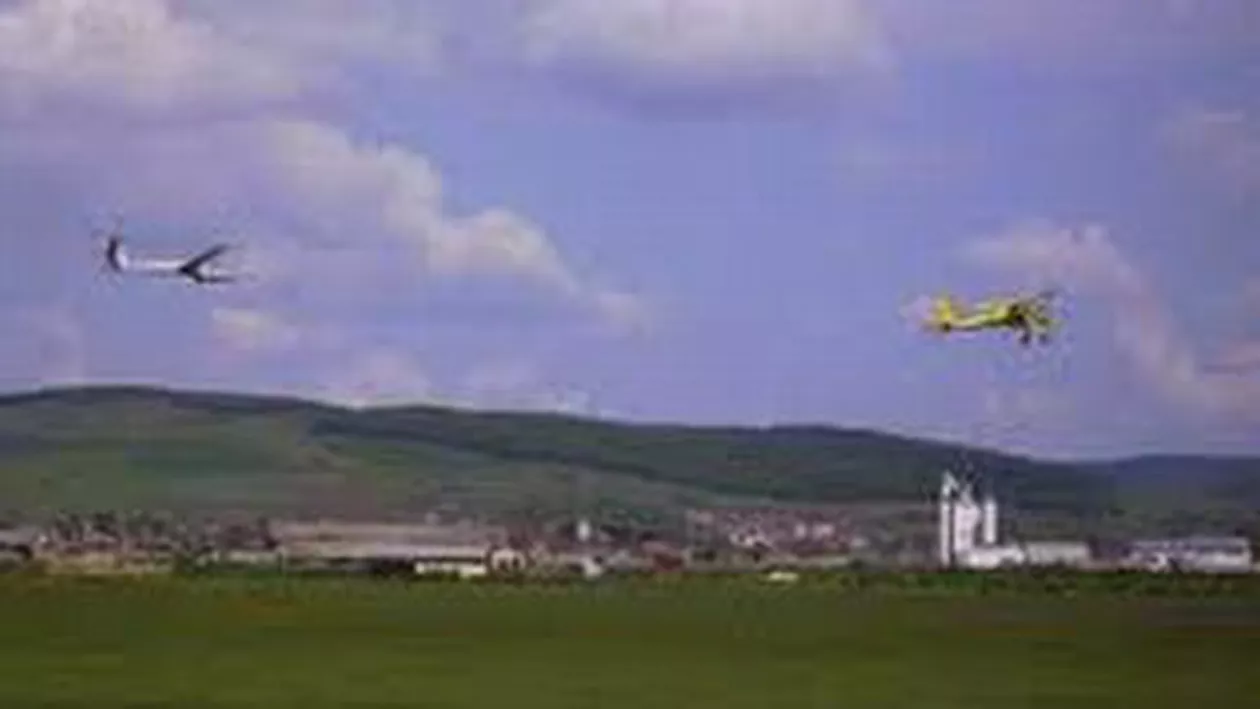 Un planor al Aerodromului Clinceni a aterizat forțat în Giurgiu. Pilotul este teafăr
