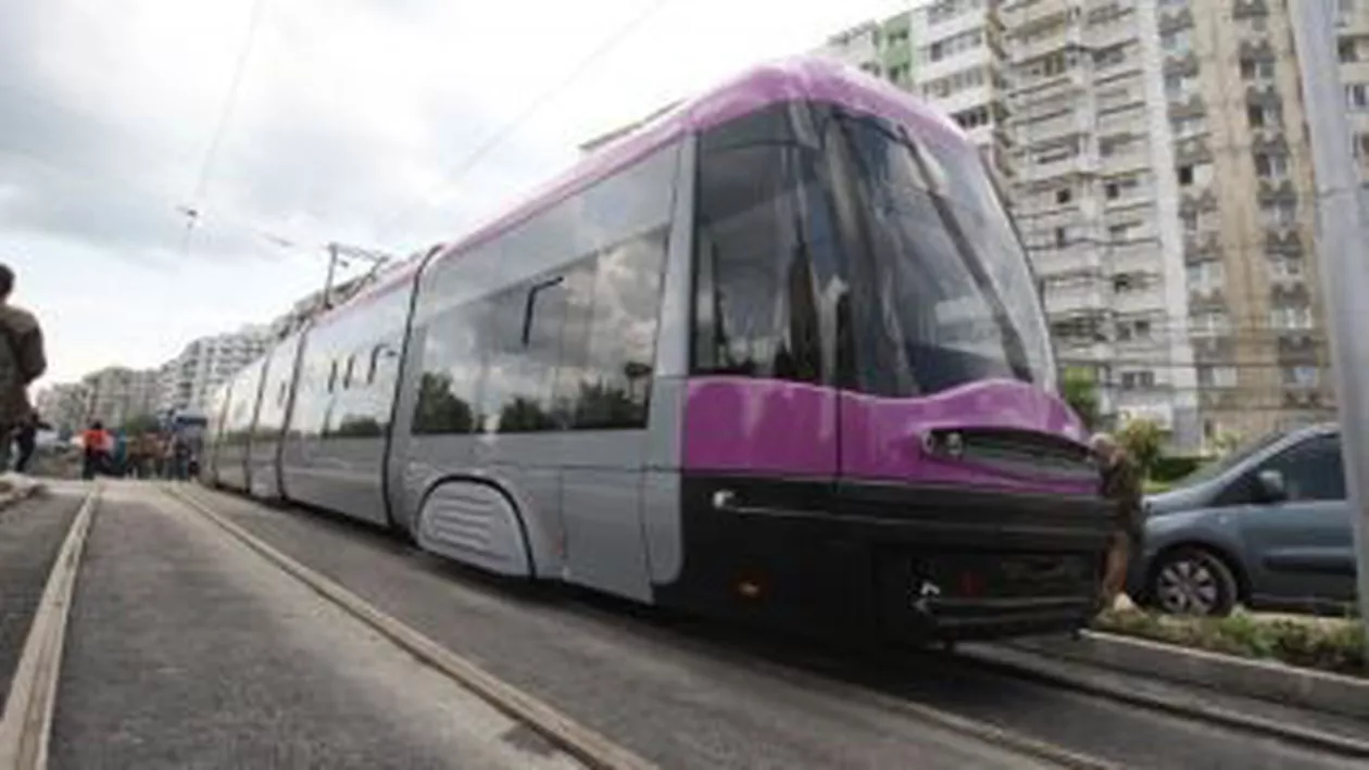 Cluj - Napoca: Circulația tramvaielor, blocată după o ploaie puternică