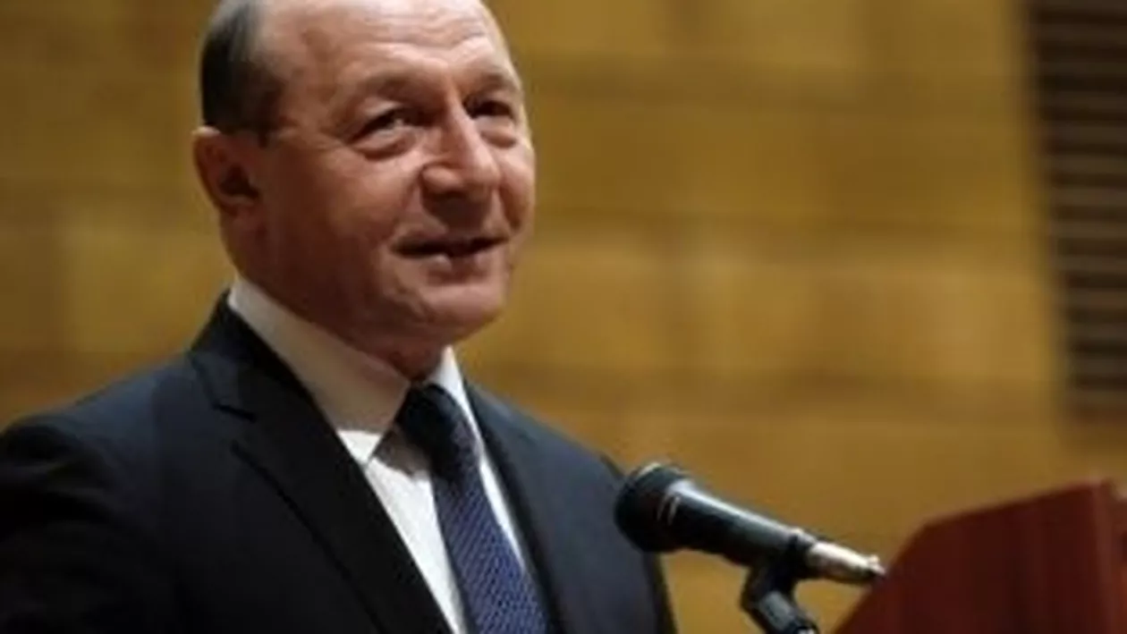 Vocea Rusiei: „USL a acţionat într-un mod perseverent, iar Curtea Constituţională a acţionat într-un mod deosebit de înţelept”