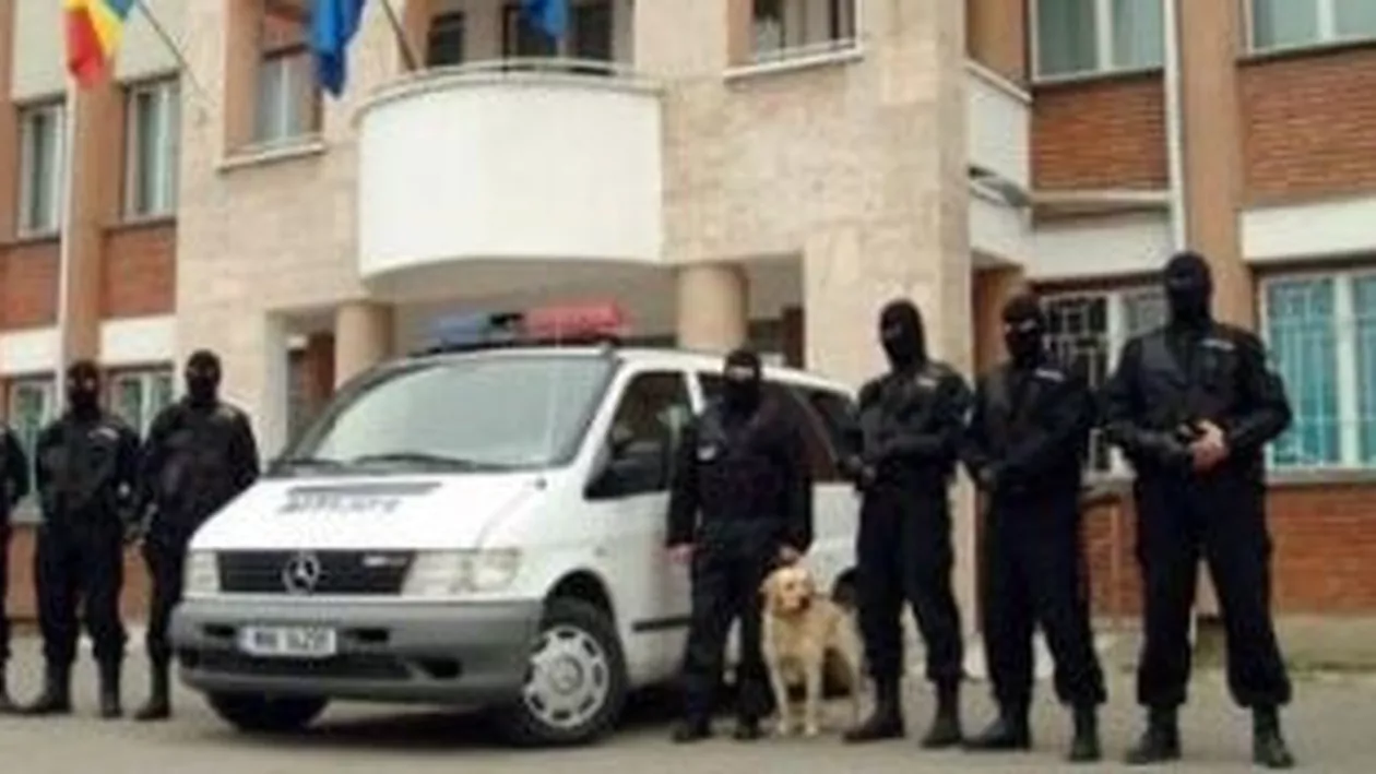 Percheziții în București pentru destructurarea unei grupări specializate în evaziune fiscală. Prejudiciul este de 350.000 de euro