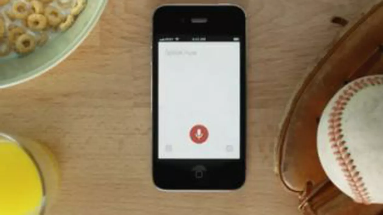 Google aduce pe iPhone și iPad o aplicație de comenzi vocale care va concura cu Siri (VIDEO)