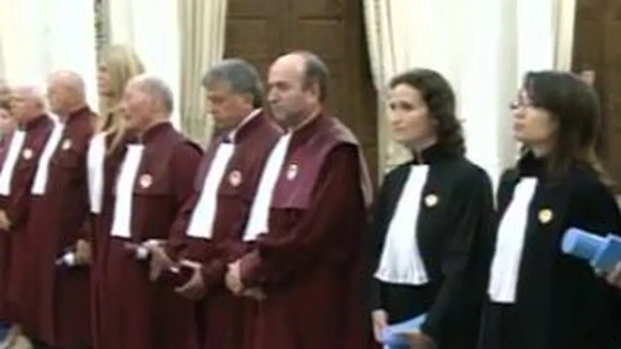 CCR a schimbat pentru 21 august termenul până la care Guvernul trebuie să trimită listele electorale