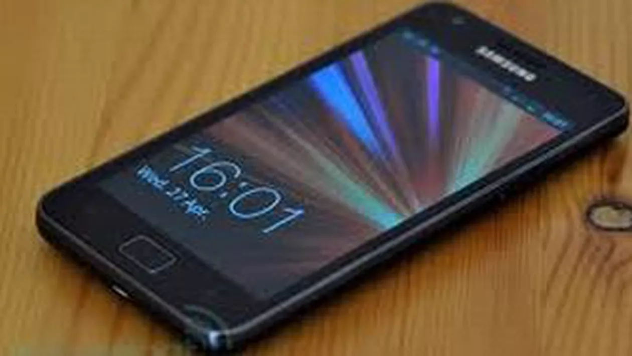 Samsung a rămas lider mondial la vânzările de telefoane în T2, urmat de Nokia