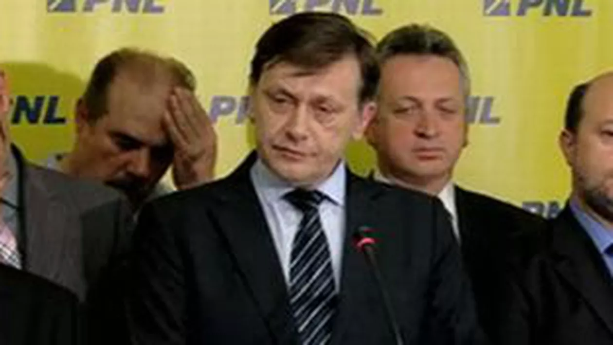 Crin Antonescu: Dacă Băsescu va continua să încalce Constituția, vom iniția o nouă procedură de suspendare