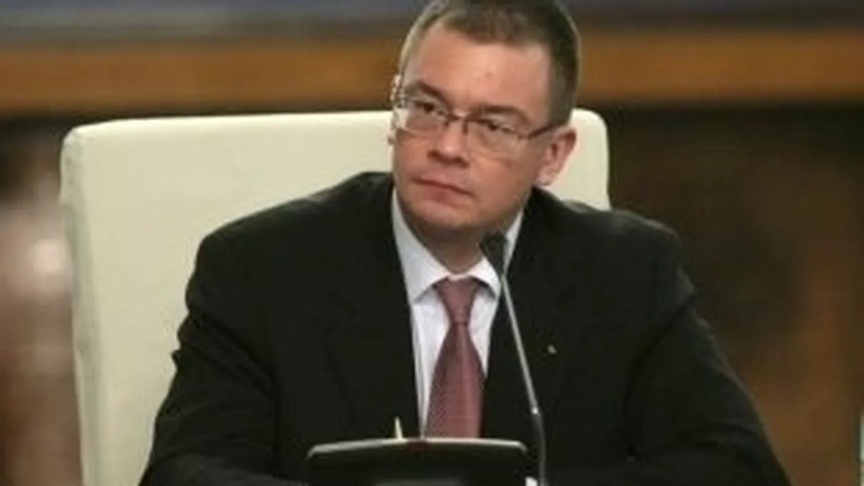 Mihai Răzvan Ungureanu: Crin Antonescu este un instigator politic. Există șanse ca PNL să se însănătoșească, dar nu cu toată conducerea sa