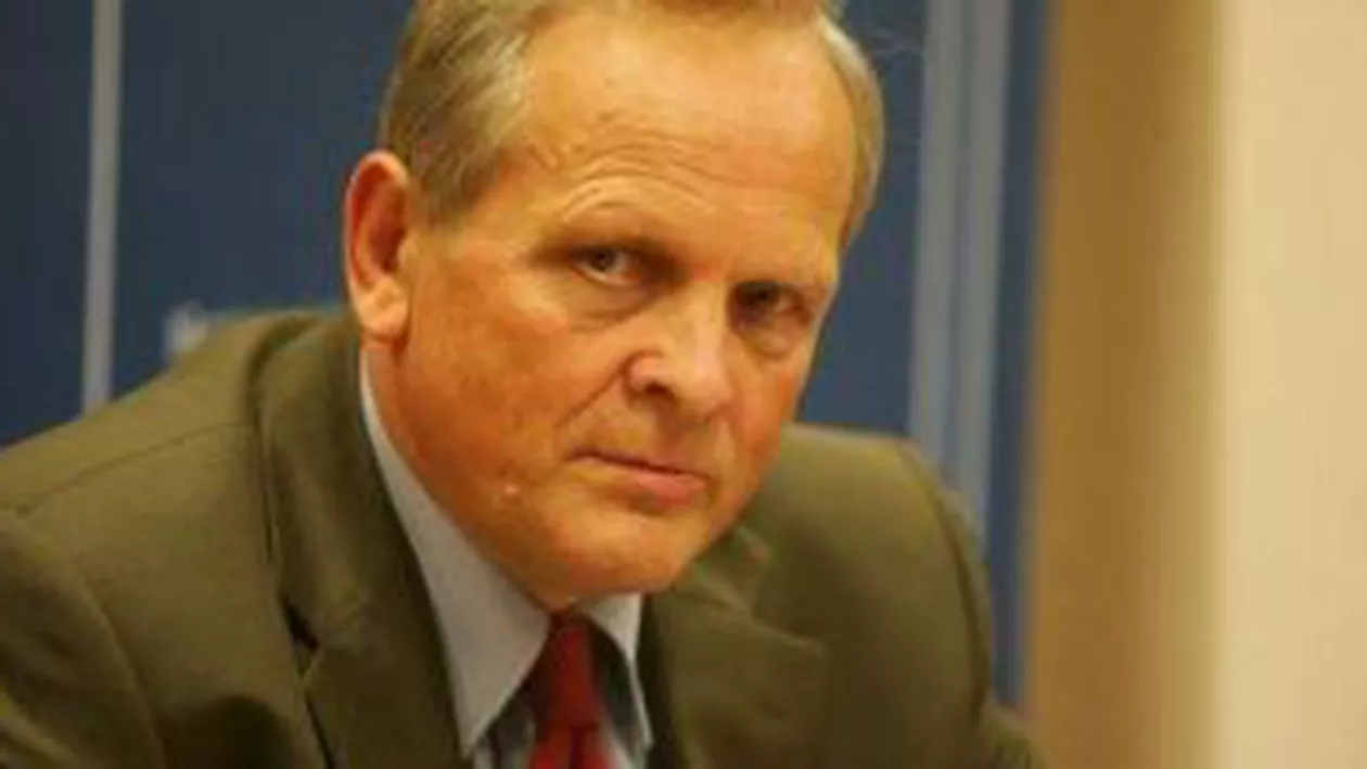 Stolojan: Demisia lui Traian Băsescu ar fi ultima cireașă pe un tort amar