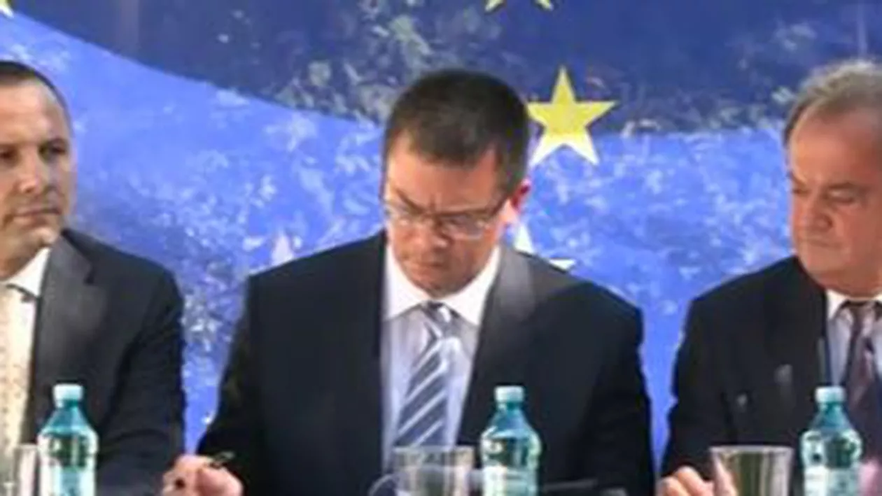 A fost semnat protocolul Alianței de Centru Dreapta. Vasile Blaga: Este un efort comun pentru recredibilizarea României