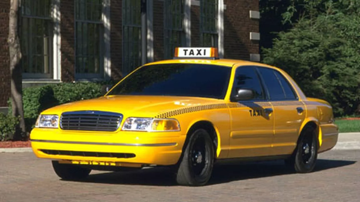 Aproape 50 de taximetrişti, sancţionaţi în urma controalelor de la Aeroportul Otopeni