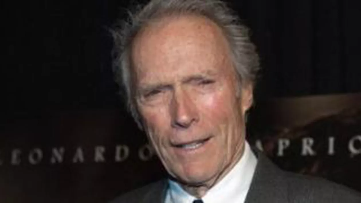 Clint Eastwood a stat de vorbă cu un scaun gol, închipuindu-l pe Barack Obama (VIDEO)
