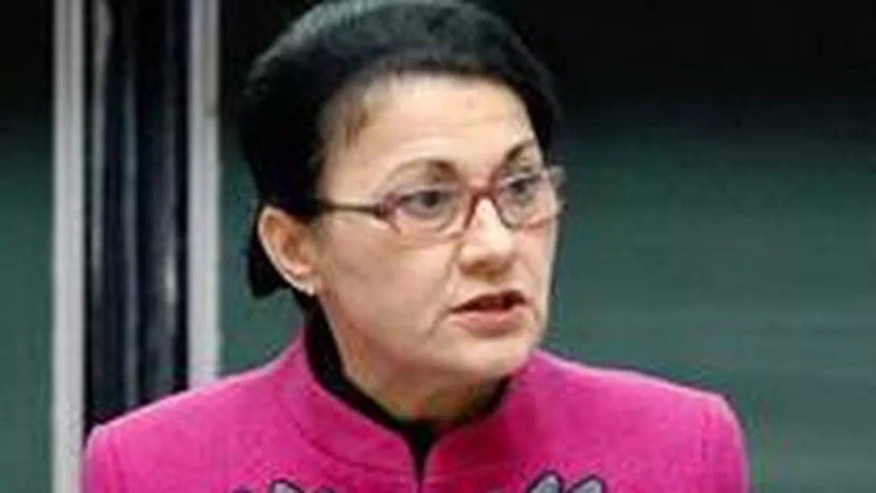 Ecaterina Andronescu: Nu schimbăm bacalaureatul, îi adăugăm un bac profesional pentru cei care nu doresc să ajungă în învăţământul superior