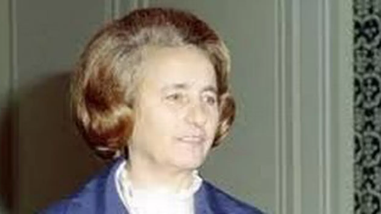 Teza de doctorat a Elenei Ceauşeşcu, de vânzare pe Amazon. Vezi cât costă un exemplar